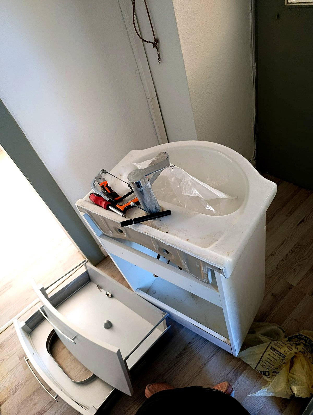 Waschbecken Abbau und Montage